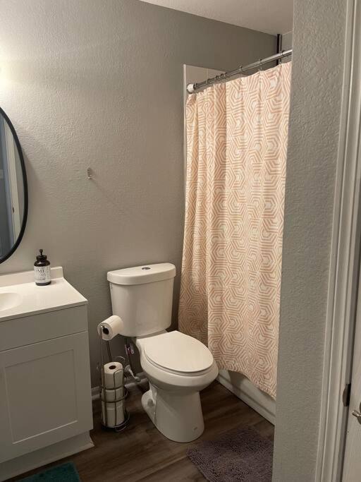 The Irene - 2 Bedroom Apt In Quilt Town, Usa Hamilton 외부 사진