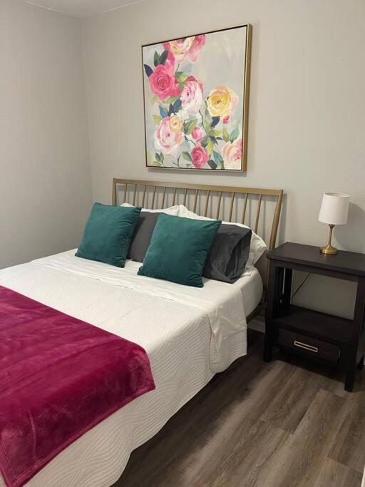 The Irene - 2 Bedroom Apt In Quilt Town, Usa Hamilton 외부 사진