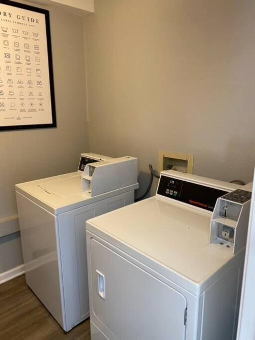 The Irene - 2 Bedroom Apt In Quilt Town, Usa Hamilton 외부 사진